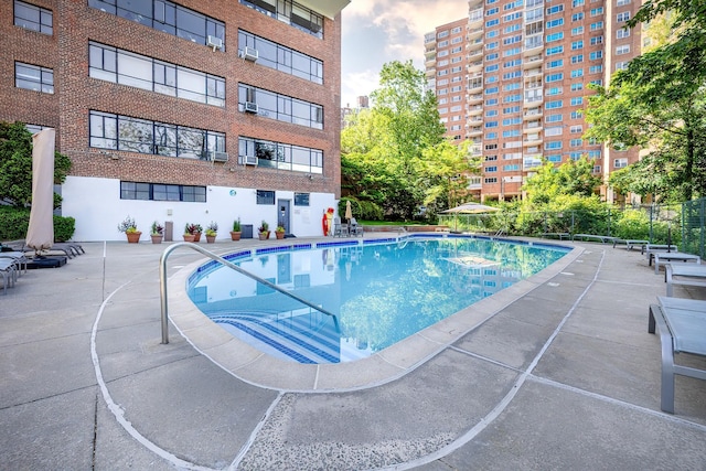 2727 Palisade Ave Unit 9B, Bronx, NY 10463 - view of community pool
