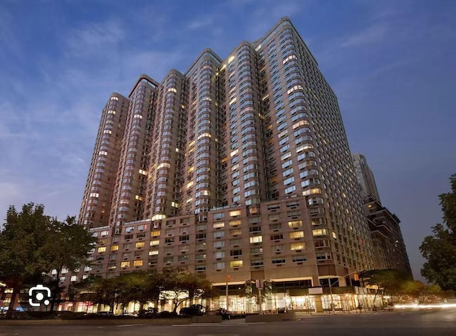 30 W 63rd St Unit 8T, New York Manhattan, NY 10023 - view of building exterior