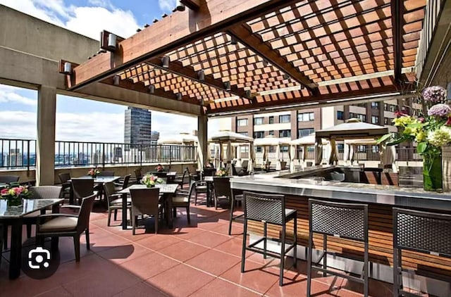 30 W 63rd St Unit 8T, New York Manhattan, NY 10023 - view of patio featuring a pergola