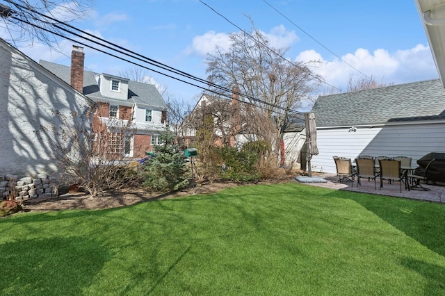 view of yard featuring a patio