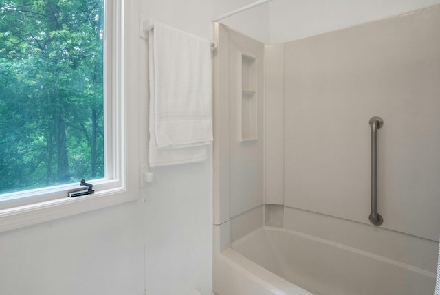 707 Eagle Bay Dr, Ossining, NY 10562 - full bath featuring shower / bath combination