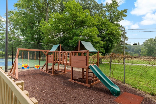 707 Eagle Bay Dr, Ossining, NY 10562 - view of play area