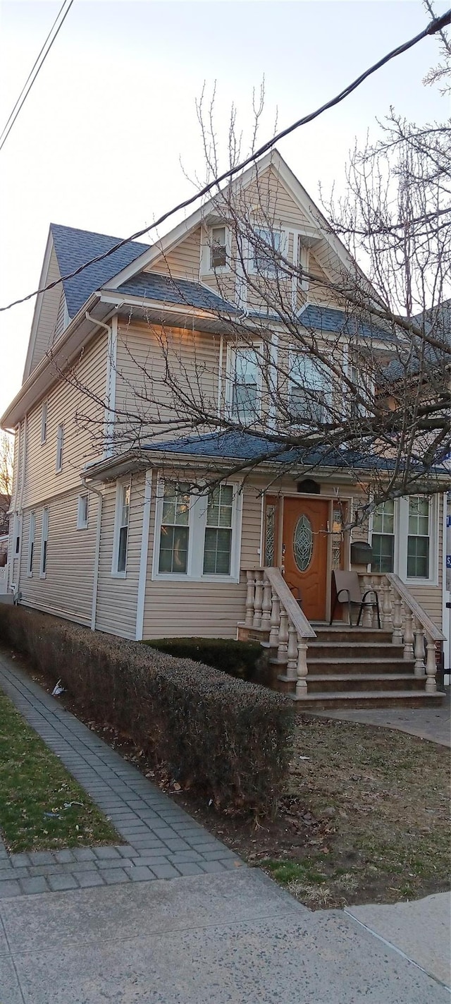 view of front facade