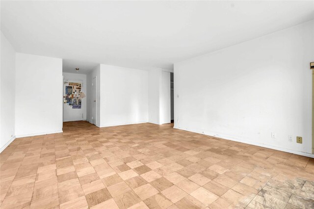 180 W End Ave Unit 23G, New York Manhattan, NY 10023 - unfurnished room featuring baseboards