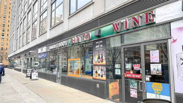 180 W End Ave Unit 23G, New York Manhattan, NY 10023 - view of building exterior