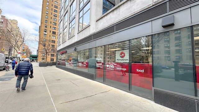 180 W End Ave Unit 23G, New York Manhattan, NY 10023 - exterior space