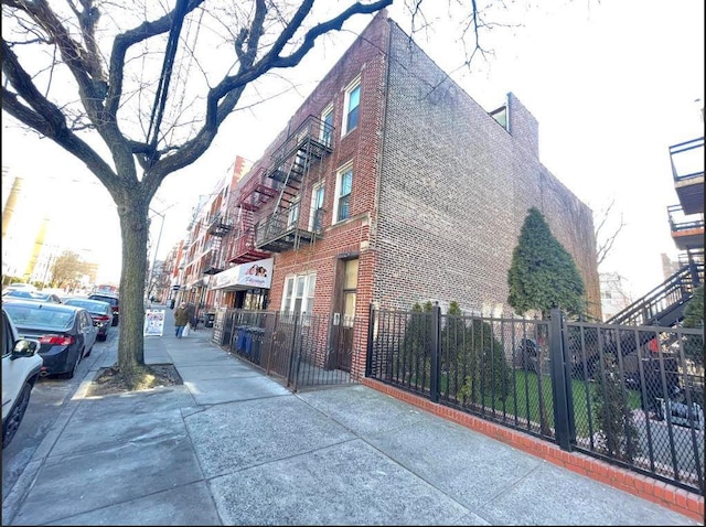 exterior space featuring a fenced front yard