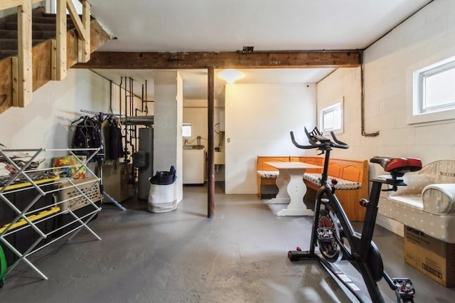 workout area featuring washer / dryer