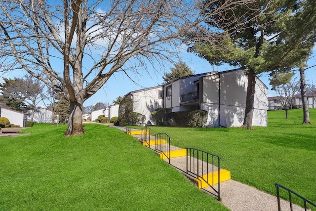 view of yard with a residential view