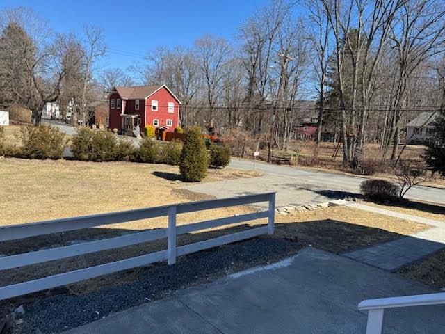 view of yard featuring a fenced front yard