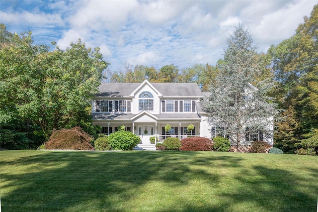 view of front of home with a front yard