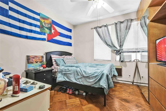 bedroom featuring ceiling fan