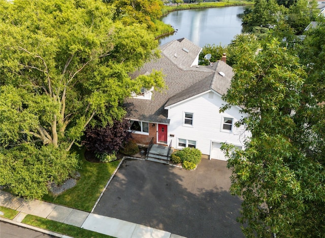 bird's eye view with a water view