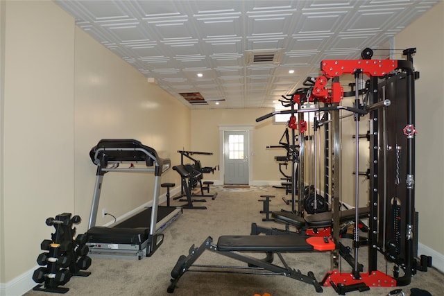 workout area featuring visible vents and baseboards