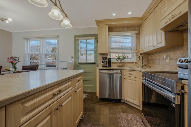 kitchen featuring a sink, tasteful backsplash, stainless steel appliances, crown molding, and light countertops