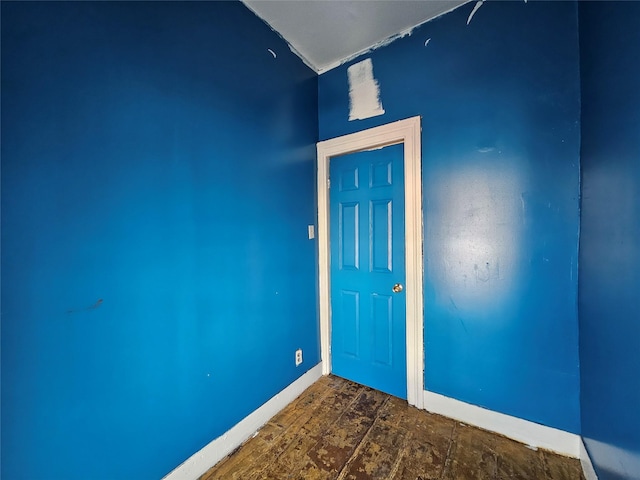 entrance foyer featuring baseboards