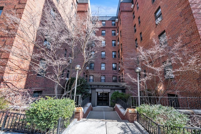 3636 Greystone Ave Unit 6M, Bronx, NY 10463 - view of building exterior featuring fence
