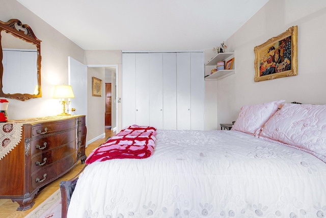 bedroom featuring a closet