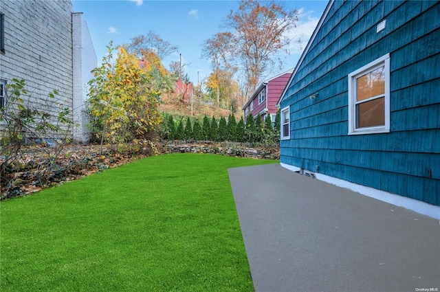 21 Ravine Rd, Great Neck, NY 11023 - view of yard