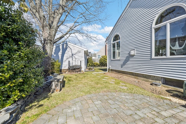 view of yard featuring a patio area