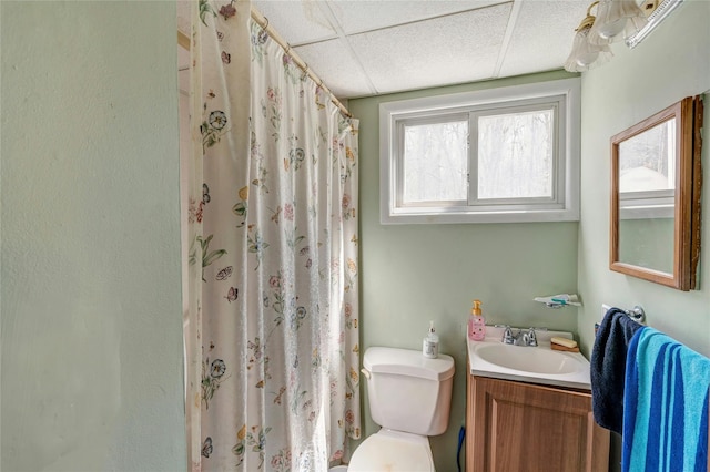101 Grissom Way, Hauppauge, NY 11788 - full bath featuring curtained shower, vanity, and toilet