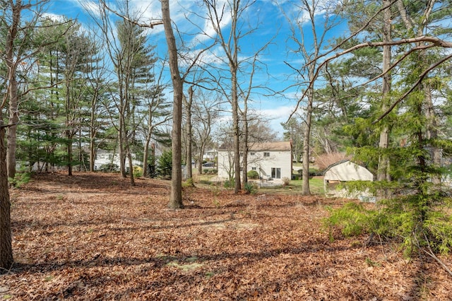 101 Grissom Way, Hauppauge, NY 11788 - view of yard