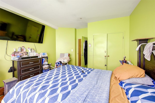 bedroom featuring a closet