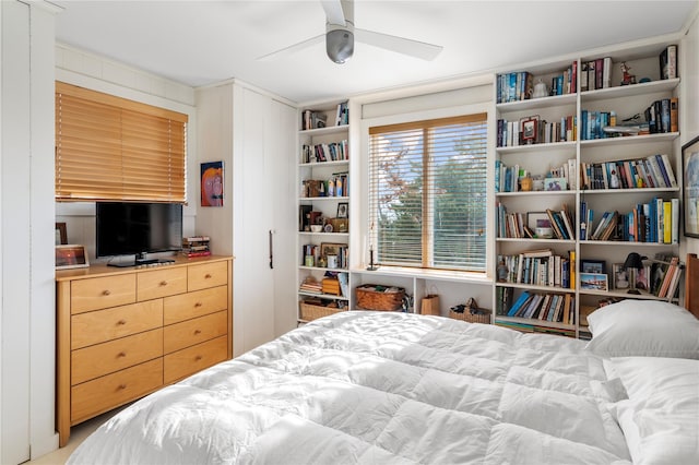 bedroom featuring ceiling fan