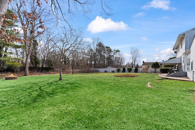 view of yard featuring a patio