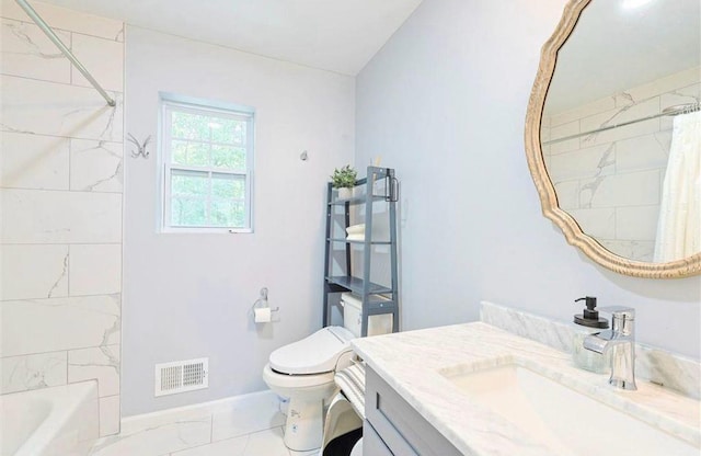 bathroom featuring visible vents, baseboards, toilet, shower / bath combination with curtain, and vanity