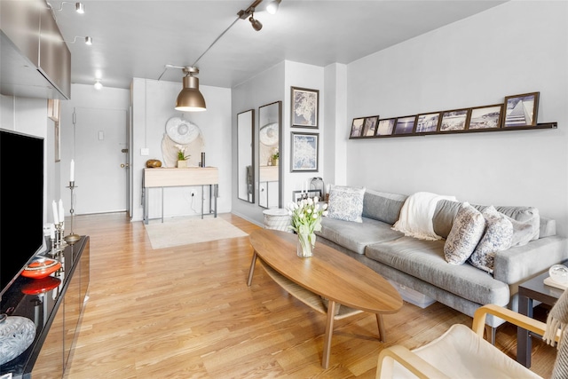 333 Bronx River Rd Unit 123, Yonkers, NY 10704 - living room featuring wood finished floors