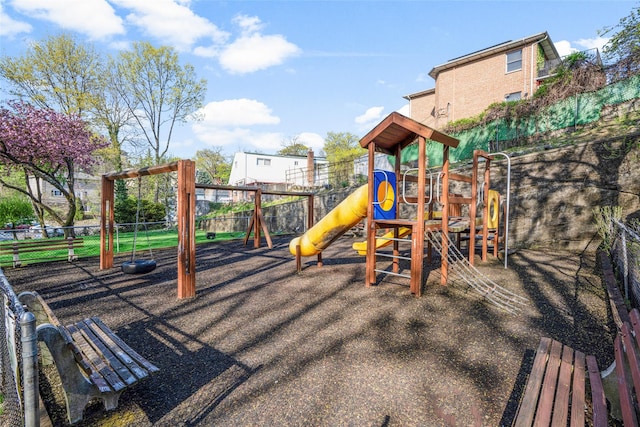 333 Bronx River Rd Unit 123, Yonkers, NY 10704 - community playground featuring fence
