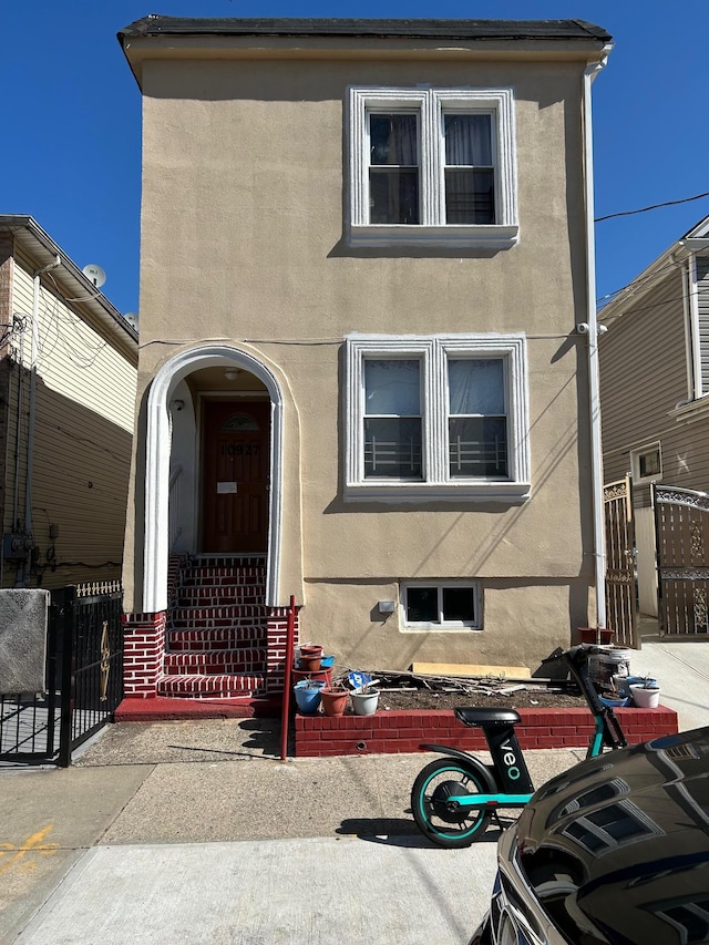 view of front of property with stucco siding