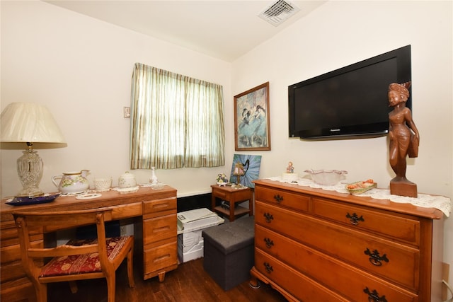 office area featuring dark wood-style floors and visible vents