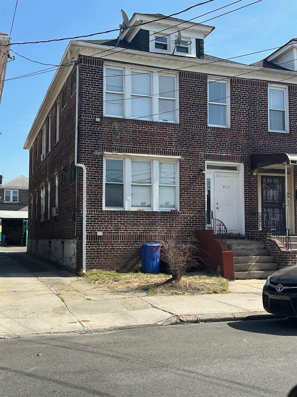 view of front of property with brick siding