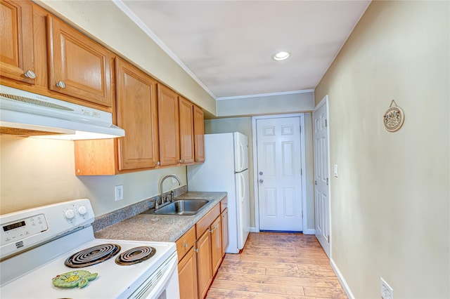 kitchen featuring a sink, white appliances, ornamental molding, under cabinet range hood, and light wood-style flooring