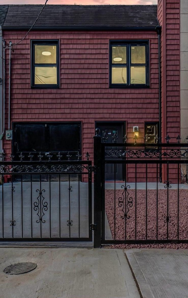 view of front of property with a fenced front yard