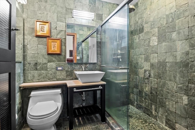 714 Ladd Rd, Bronx, NY 10471 - full bath with a stall shower and vanity
