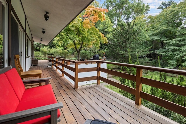 714 Ladd Rd, Bronx, NY 10471 - view of deck