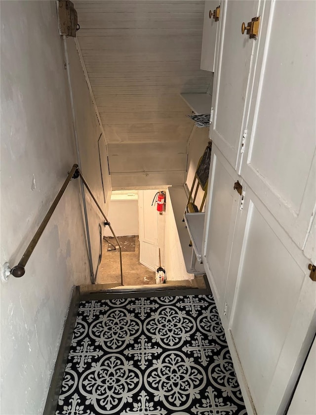 6 Sedgwick Ave, Yonkers, NY 10705 - view of stairway