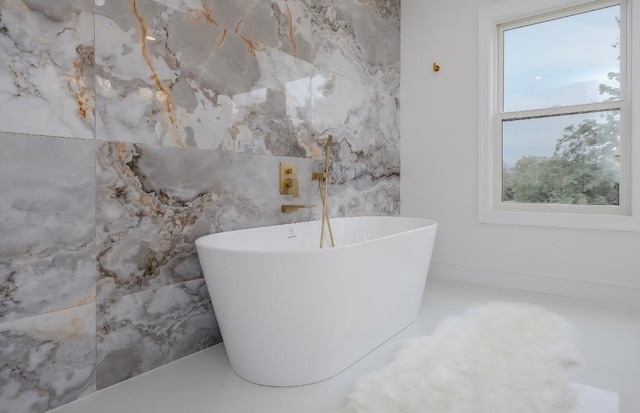 2566 Aster Pl N, Westbury, NY 11590 - full bath featuring a soaking tub
