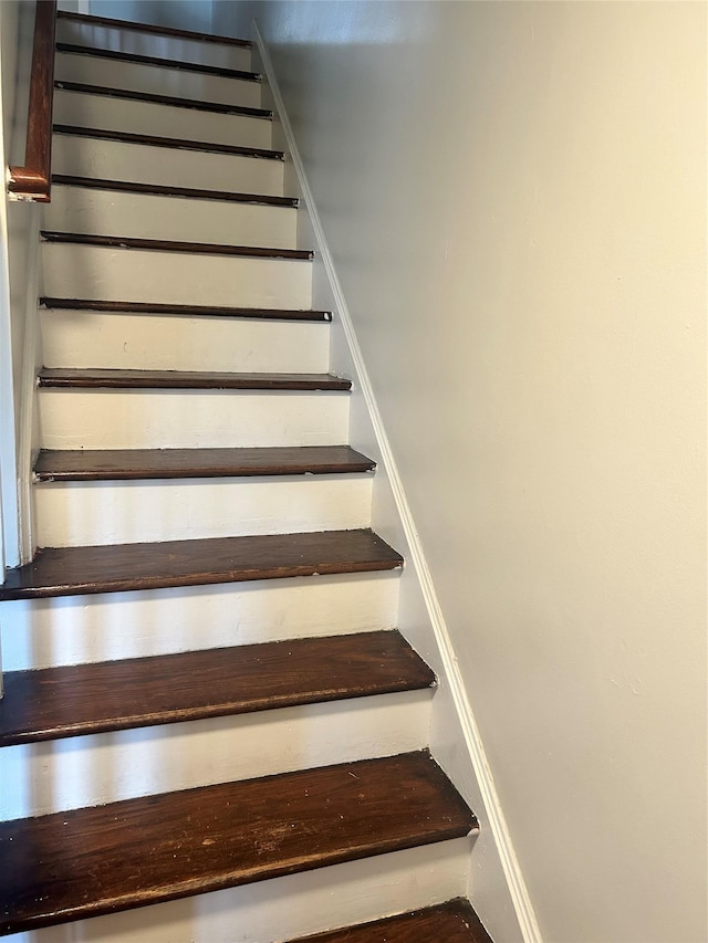 3317 Hone Ave, Bronx, NY 10469 - view of staircase