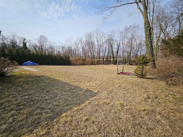7 Raynham Rd, Glen Cove, NY 11542 - view of green lawn