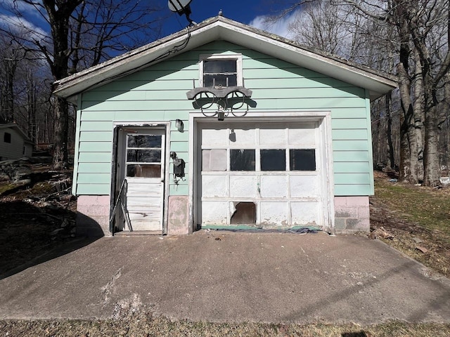 view of outbuilding featuring an outbuilding