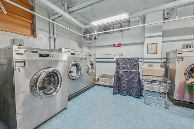 8900 170th St Unit 7N, Jamaica, NY 11432 - community laundry room featuring washer and clothes dryer