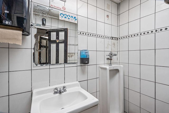 83-18 Parsons Blvd, Jamaica, NY 11431 - bathroom with tile walls and a sink
