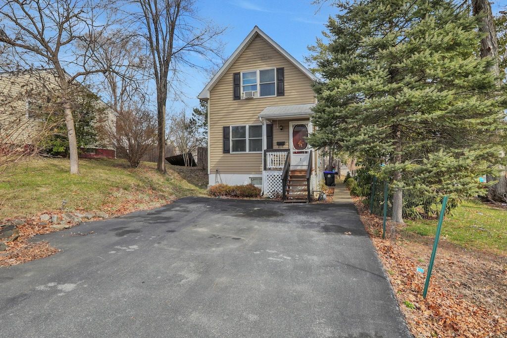 view of front of house