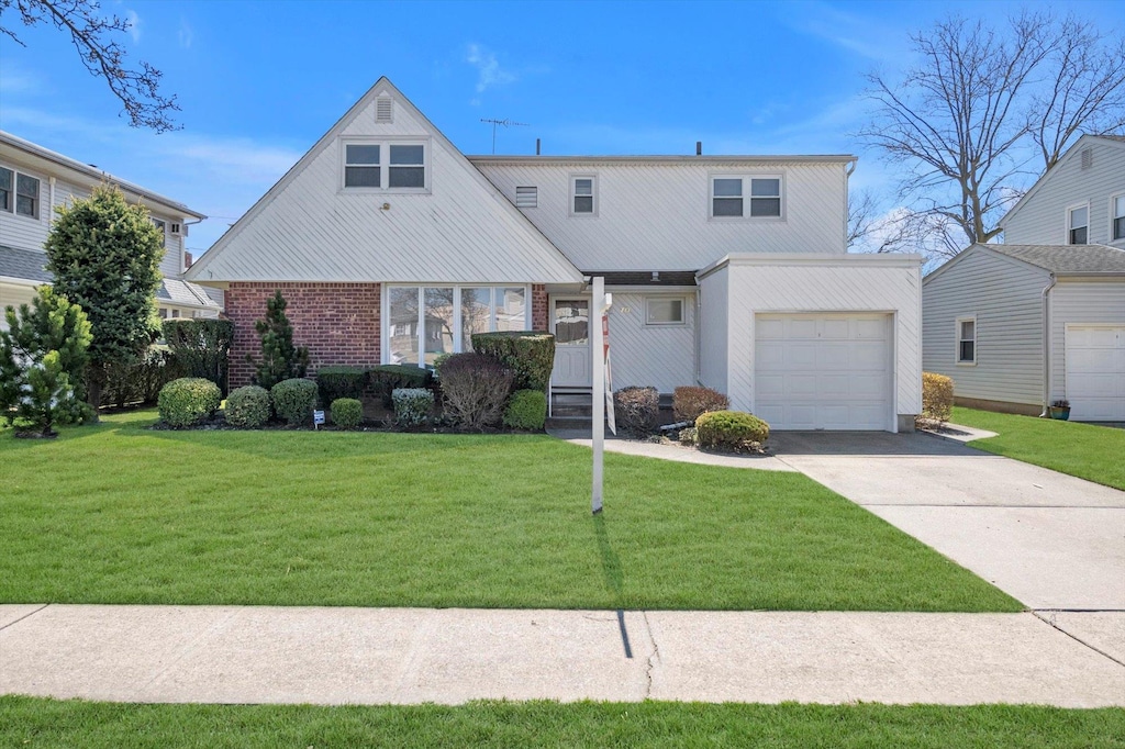 70 Joseph St, New Hyde Park, NY 11040 - photo 1
