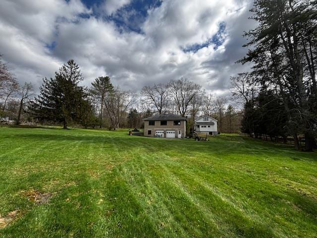 191 Gables Rd, Narrowsburg, NY 12764 - view of grassy yard featuring a garage