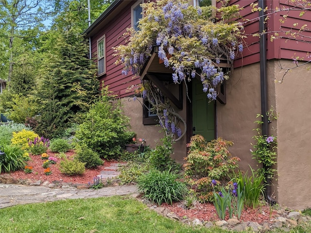 35 Riverview Trl, Croton-On-Hudson, NY 10520 - view of home's exterior featuring stucco siding
